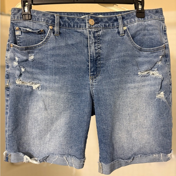 Blue denim shorts - Picture 1 of 3
